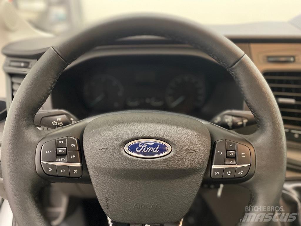 Ford Transit 大型面包车