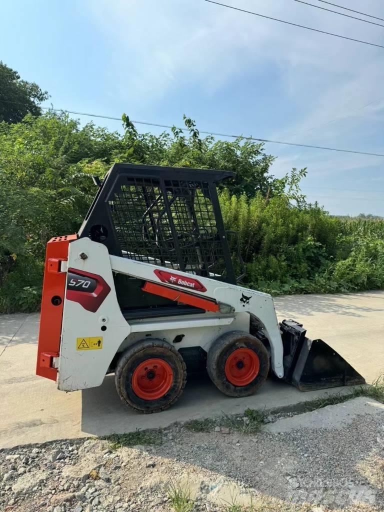 Bobcat S70 滑移装载机