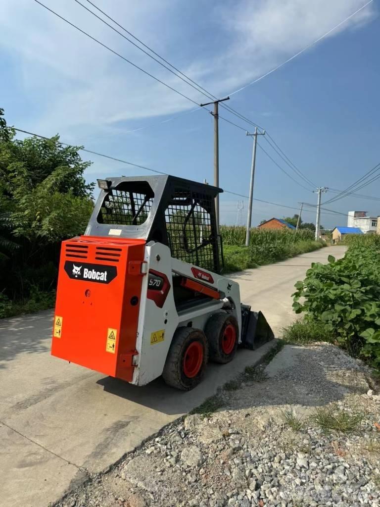Bobcat S70 滑移装载机