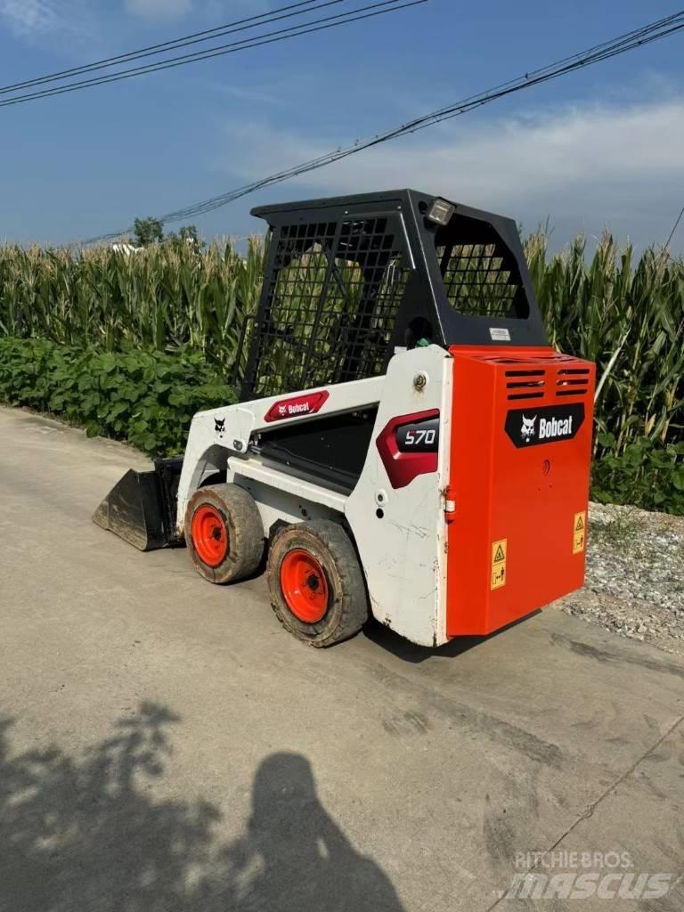 Bobcat S70 滑移装载机