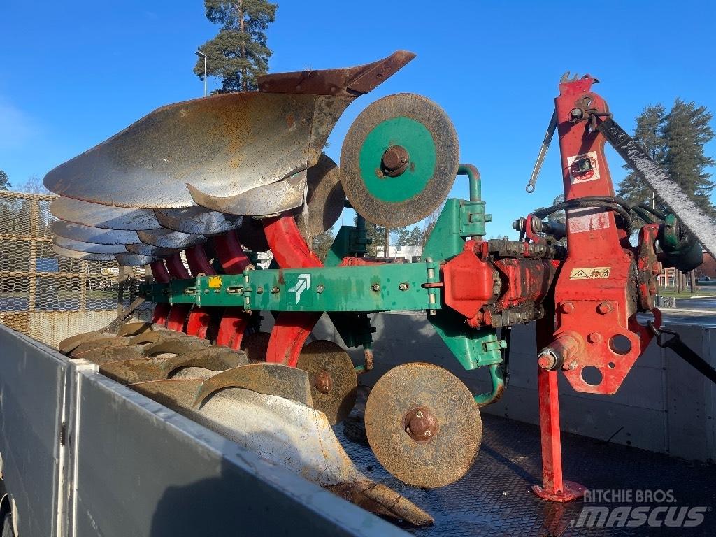 Kverneland E160 双向犁