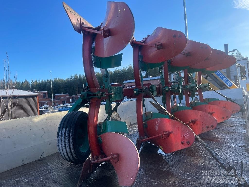 Kverneland E160 双向犁