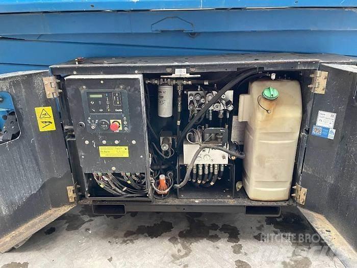 Genie GS3369RT 剪叉式升降机
