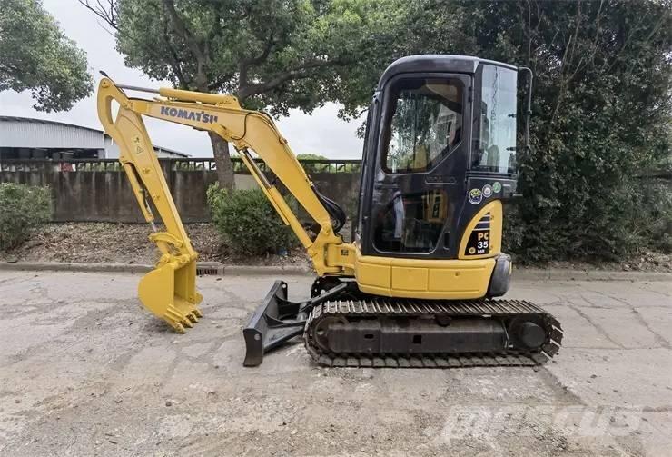 Komatsu PC35 小型挖掘机