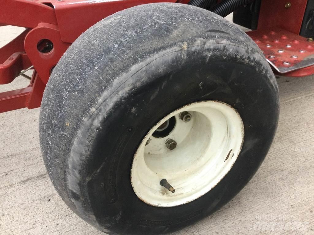 Toro 3250D 骑乘式割草机