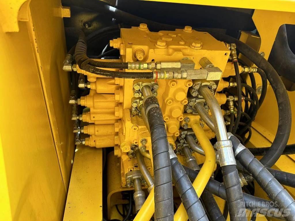 Komatsu PC 240 履带挖掘机