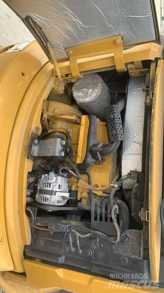 CAT 303 履带挖掘机