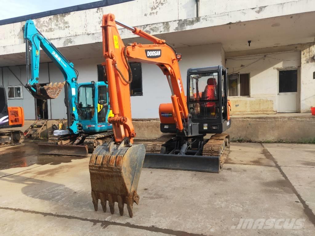 Doosan DH55 小型挖掘机