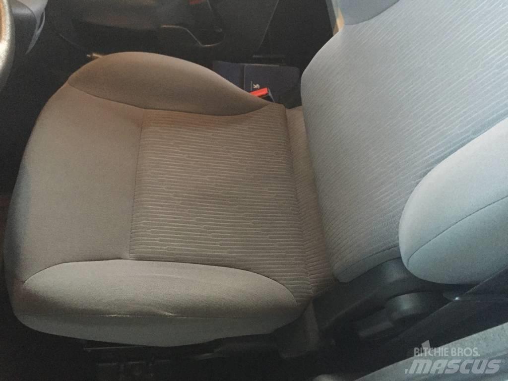 Peugeot Partner 大型面包车