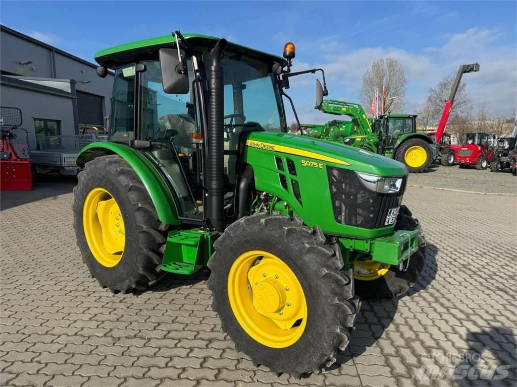 John Deere 5075E 拖拉机/农用车
