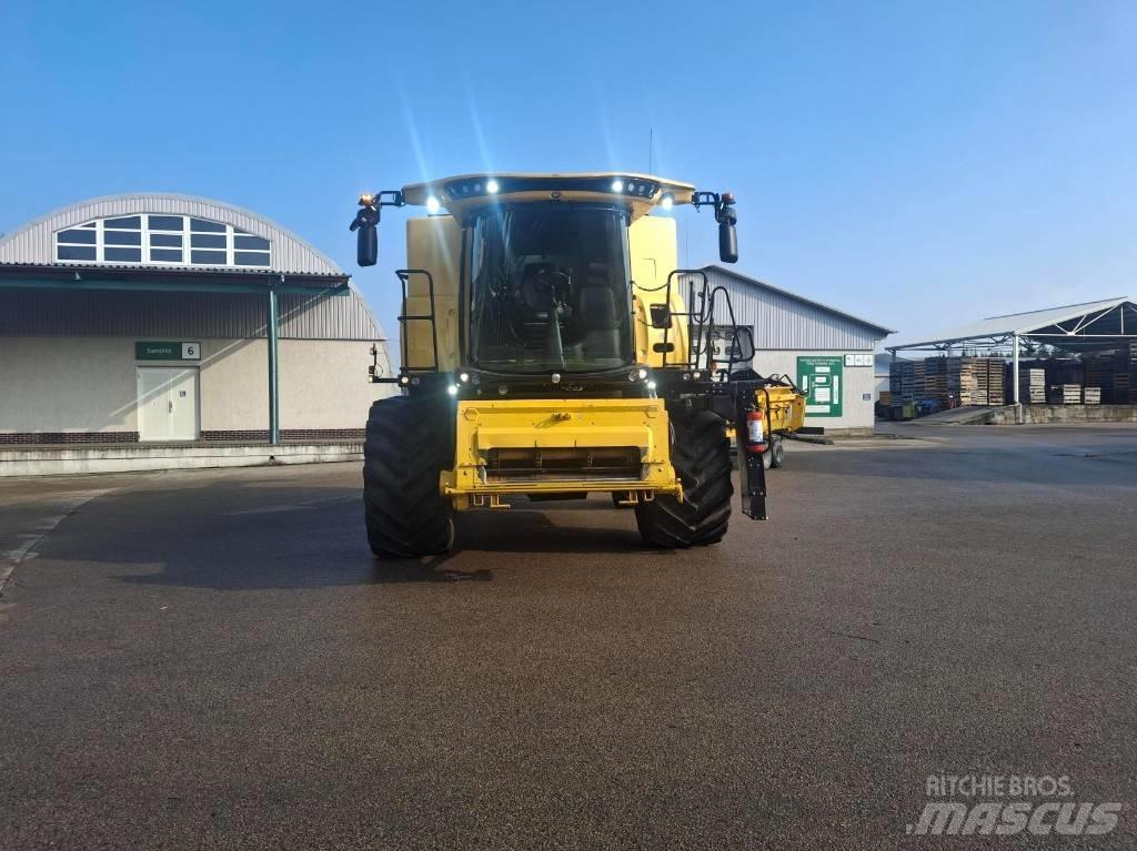 New Holland CX8.70 联合收割机