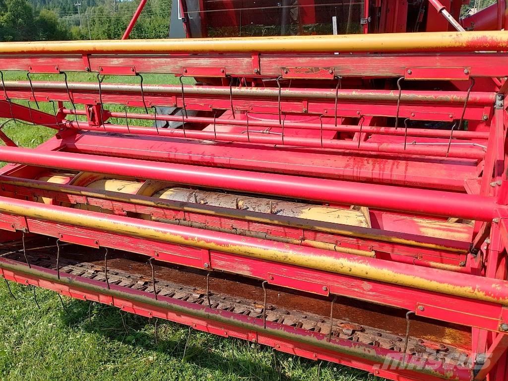 Massey Ferguson 16 联合收割机