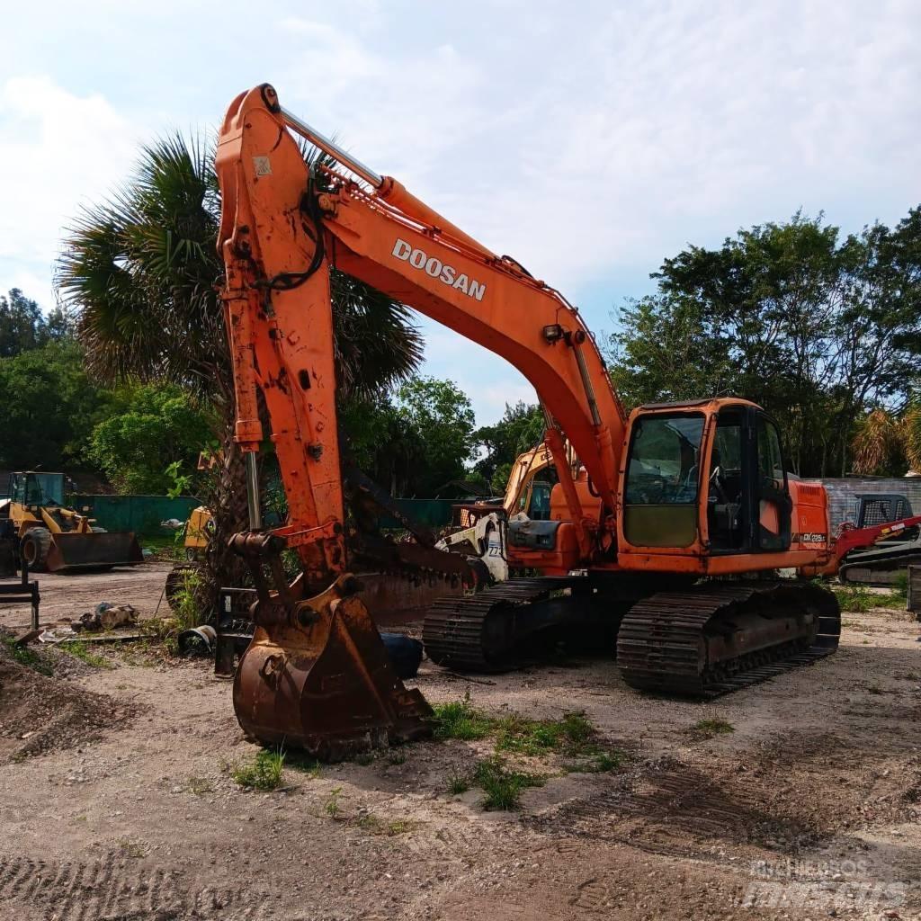 Doosan DX 225 LC 履带挖掘机