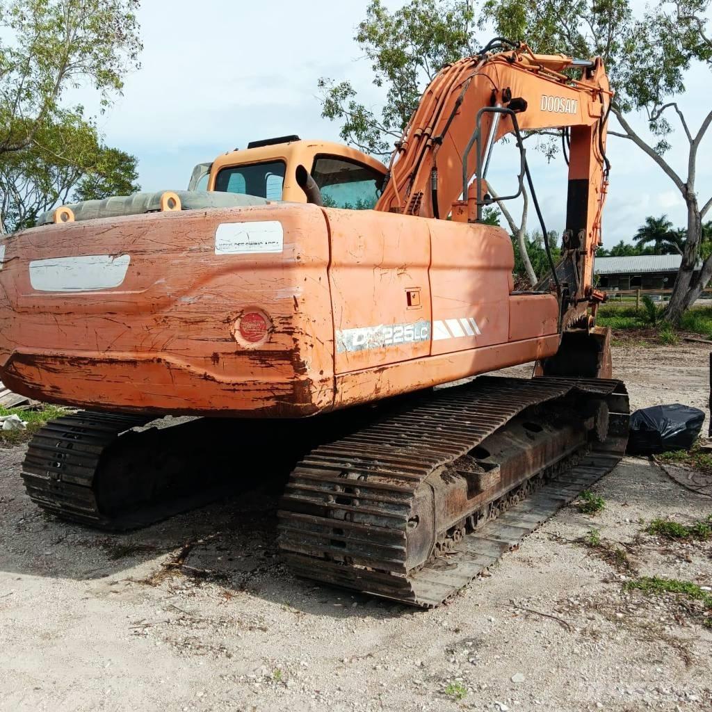 Doosan DX 225 LC 履带挖掘机