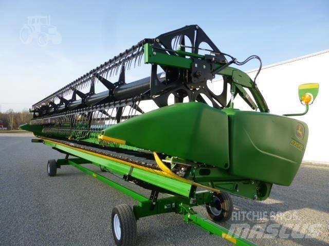 John Deere 630 F 联合收割机头