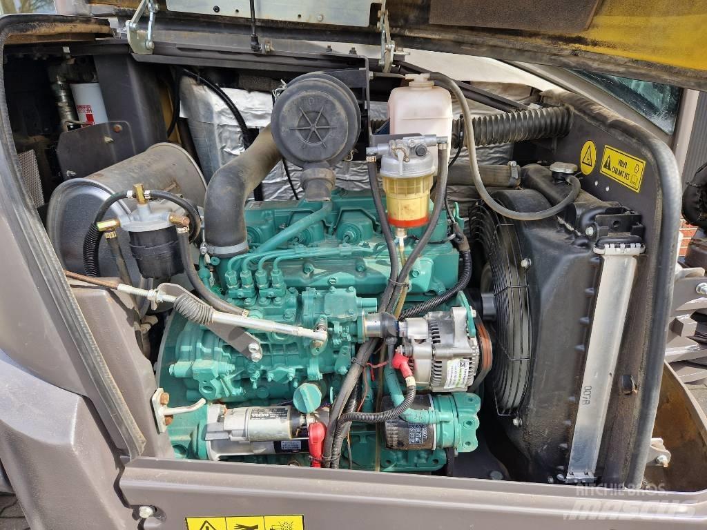 Volvo ECR 50 D 小型挖掘机