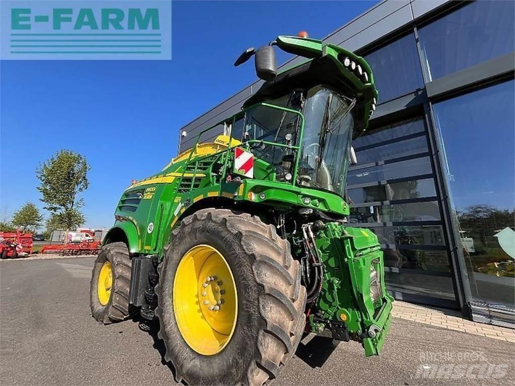John Deere 8600 自走式青贮饲料收割机