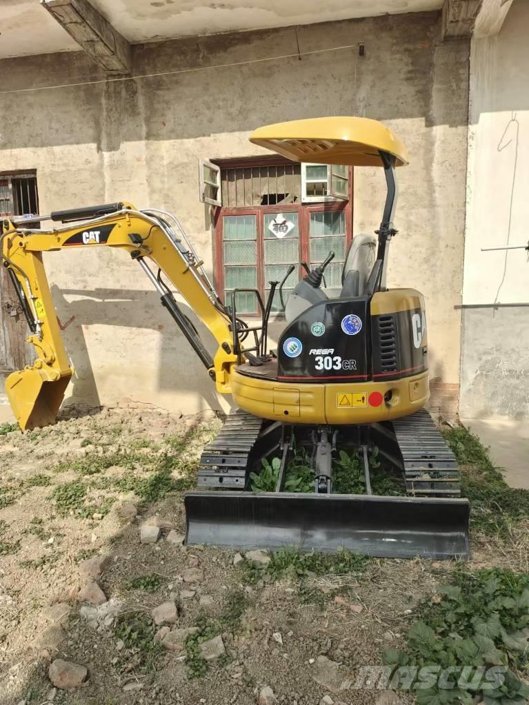 CAT 303 CR 小型挖掘机