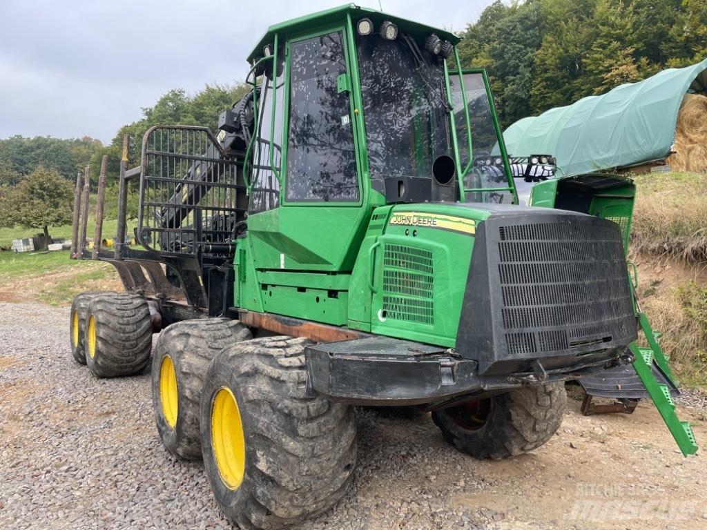 John Deere 1010 E 集运机