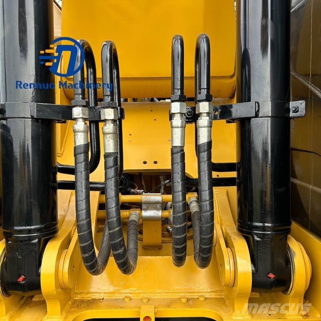 CAT 320D2 履带挖掘机