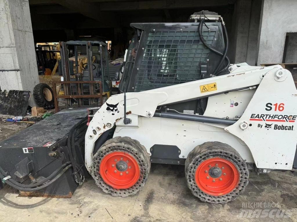 Bobcat S 16 滑移装载机