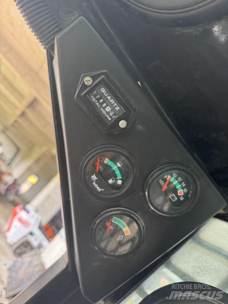Bobcat S 16 滑移装载机