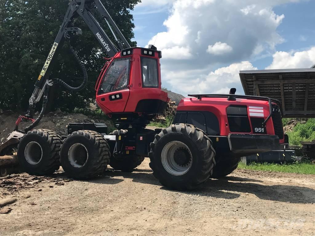 Komatsu 951 收割机