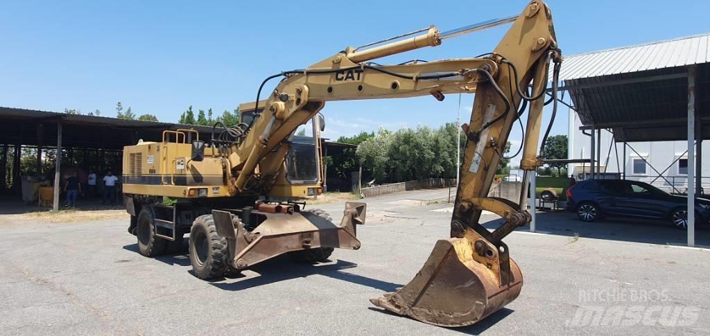 CAT 214 B 轮式挖掘机