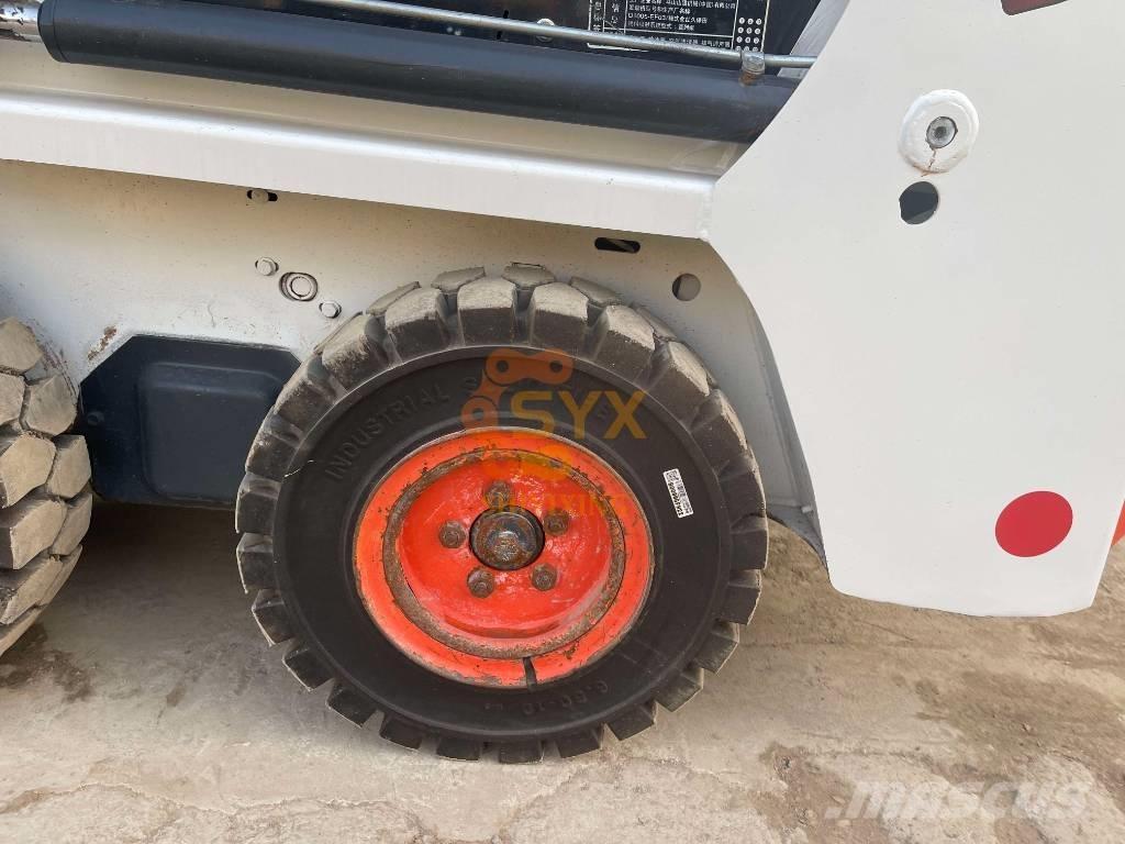 Bobcat S70 滑移装载机