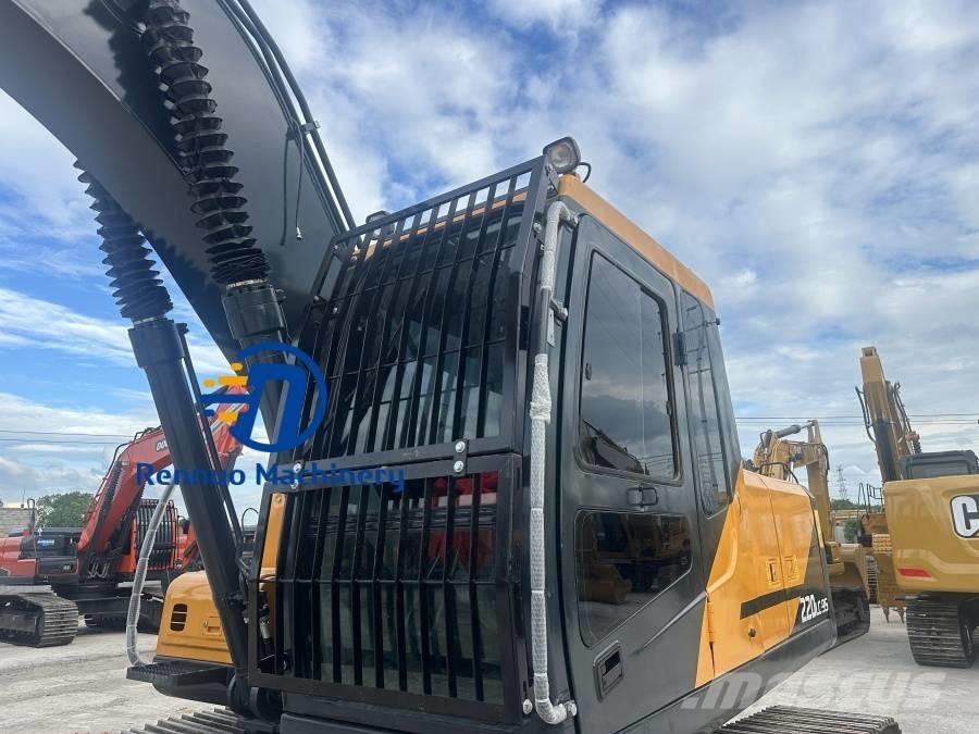 Hyundai R220LC-9S 履带挖掘机