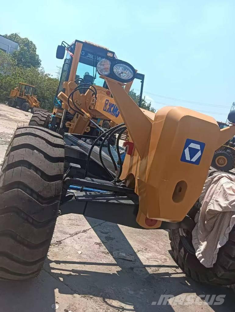 XCMG GR 1803 平地机/推土机