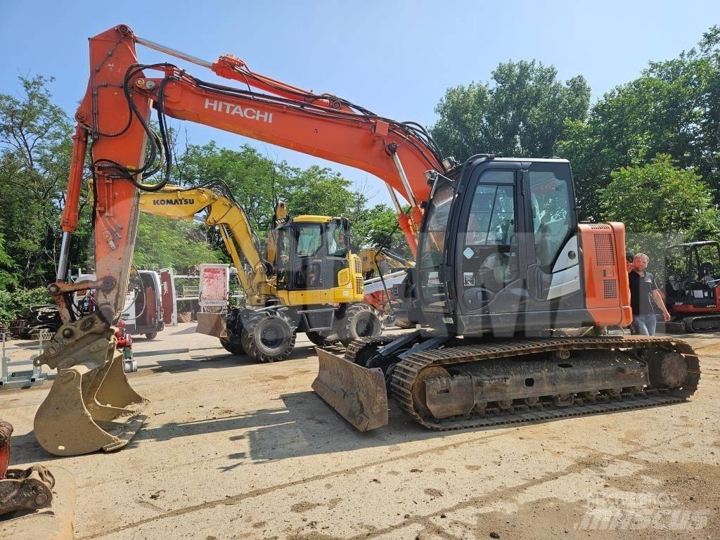 Hitachi ZX 135 US 履带挖掘机