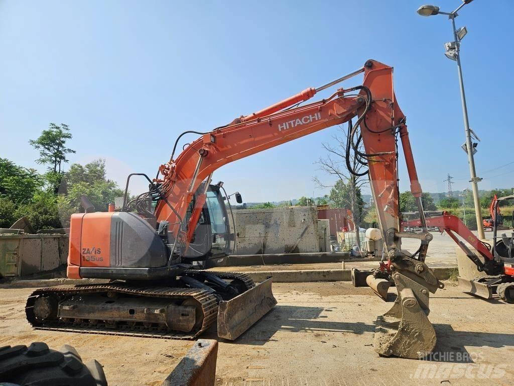 Hitachi ZX 135 US 履带挖掘机