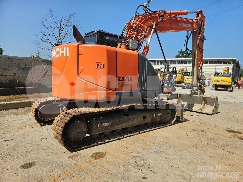 Hitachi ZX 135 US 履带挖掘机