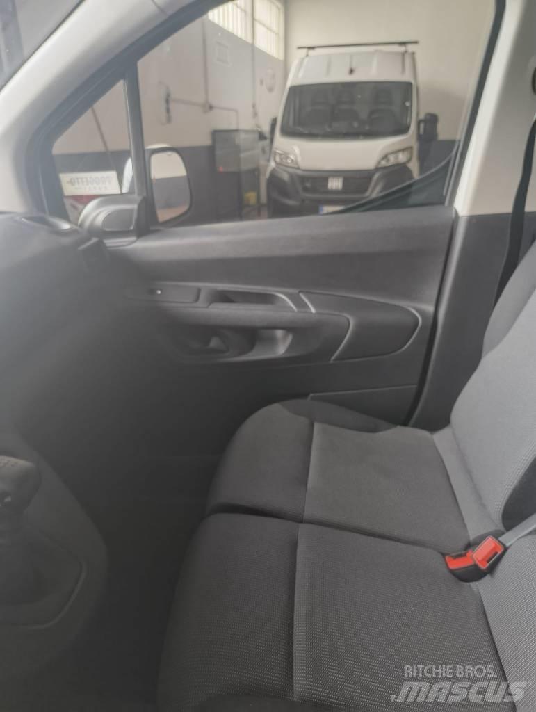 Fiat Doblo 大型面包车