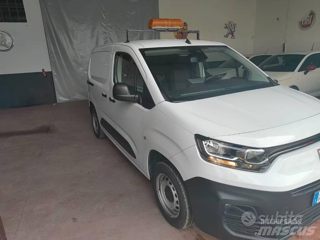 Fiat Doblo 大型面包车