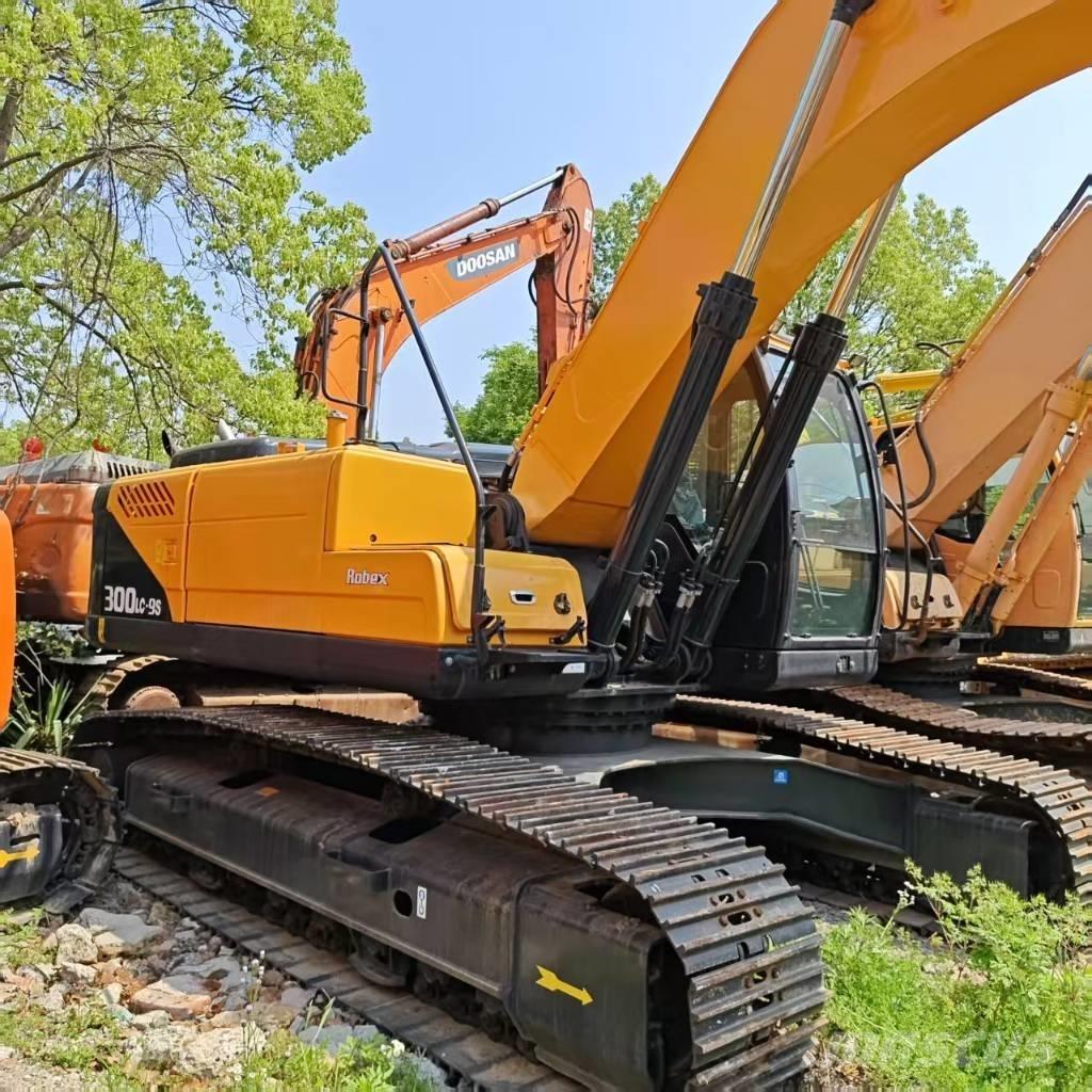 Hyundai R300LC-9S 履带挖掘机