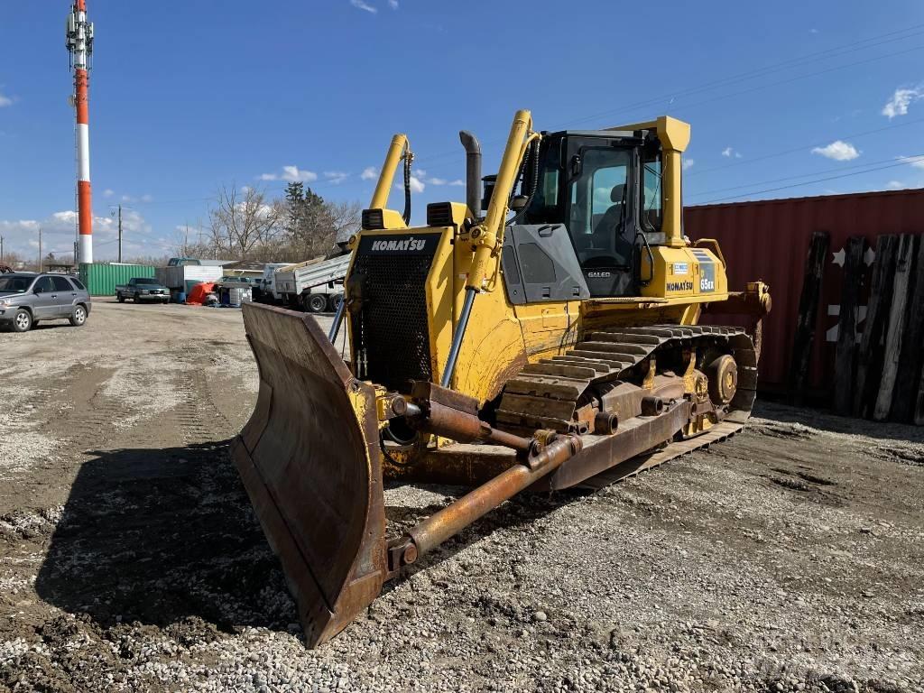 Komatsu D65EX-15 履带式推土机
