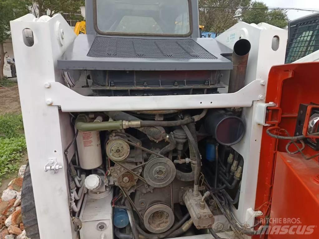 Bobcat S 590 滑移装载机