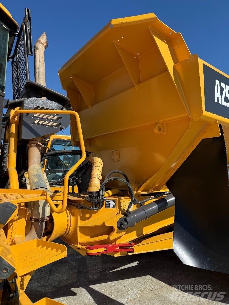 Volvo A25D 铰接式自卸车