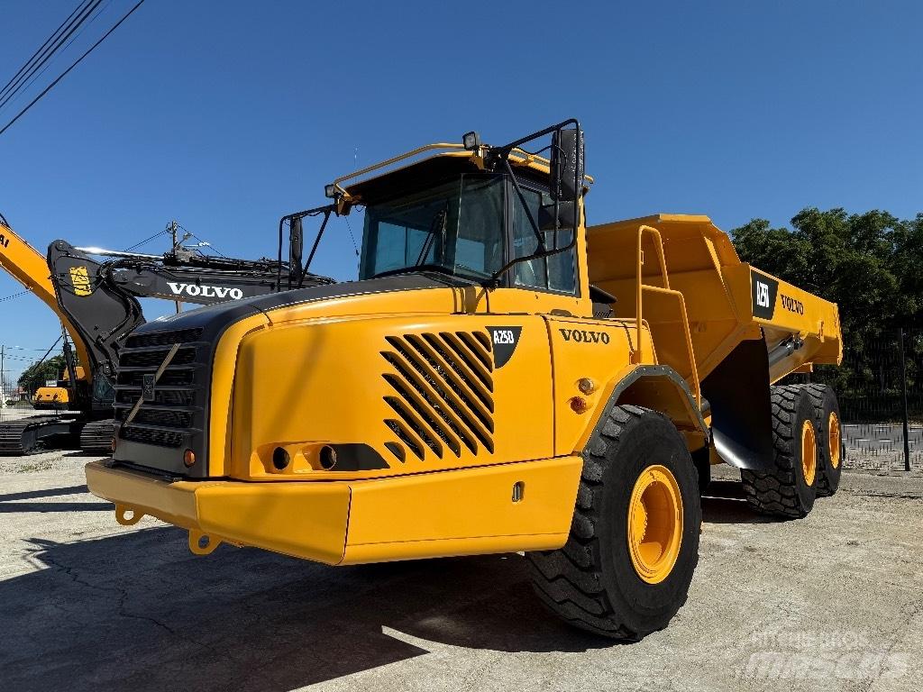 Volvo A25D 铰接式自卸车