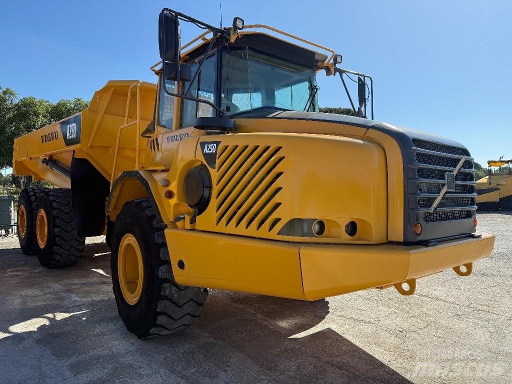 Volvo A25D 铰接式自卸车