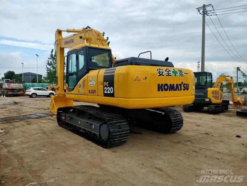 Komatsu pc220-7 履带挖掘机