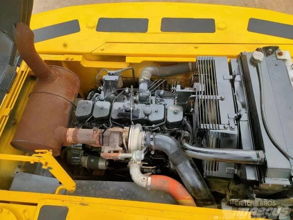 Komatsu pc220-7 履带挖掘机