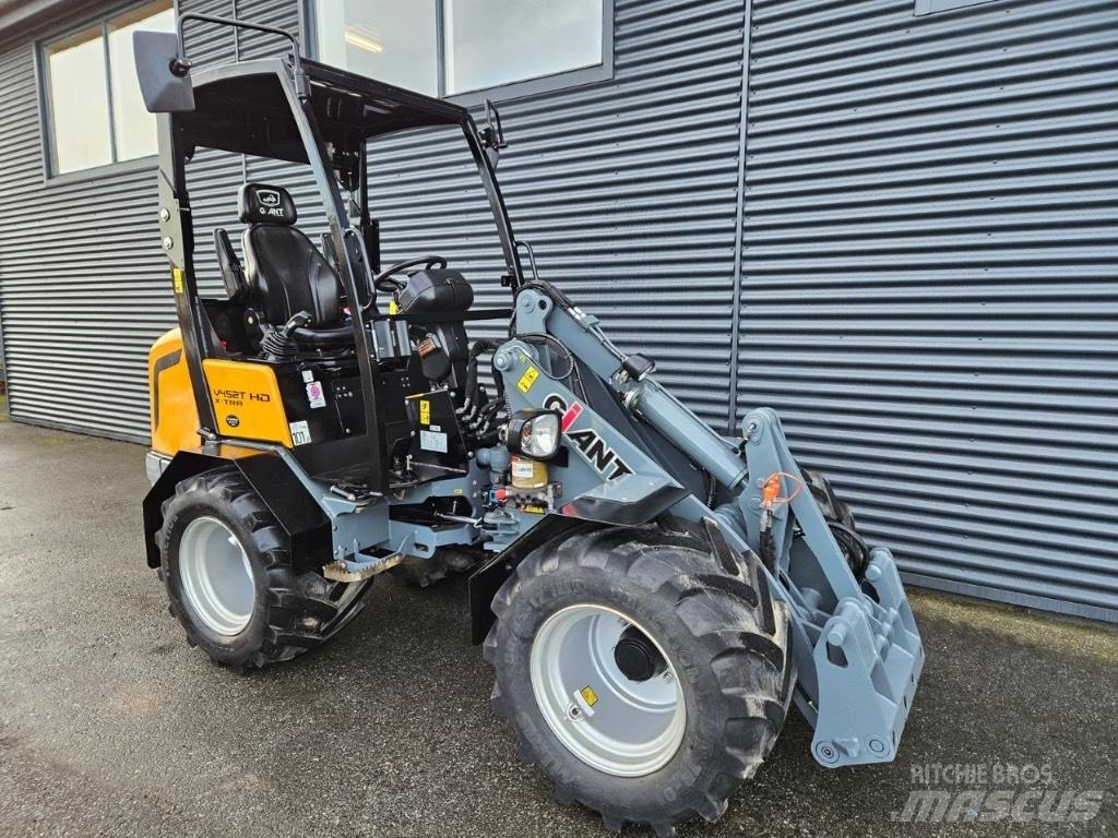 GiANT v452t hd xtra 小型装载机