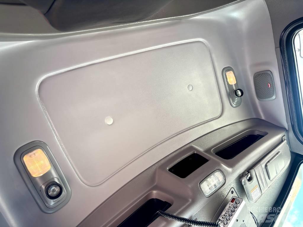 Peterbilt 389 牵引车