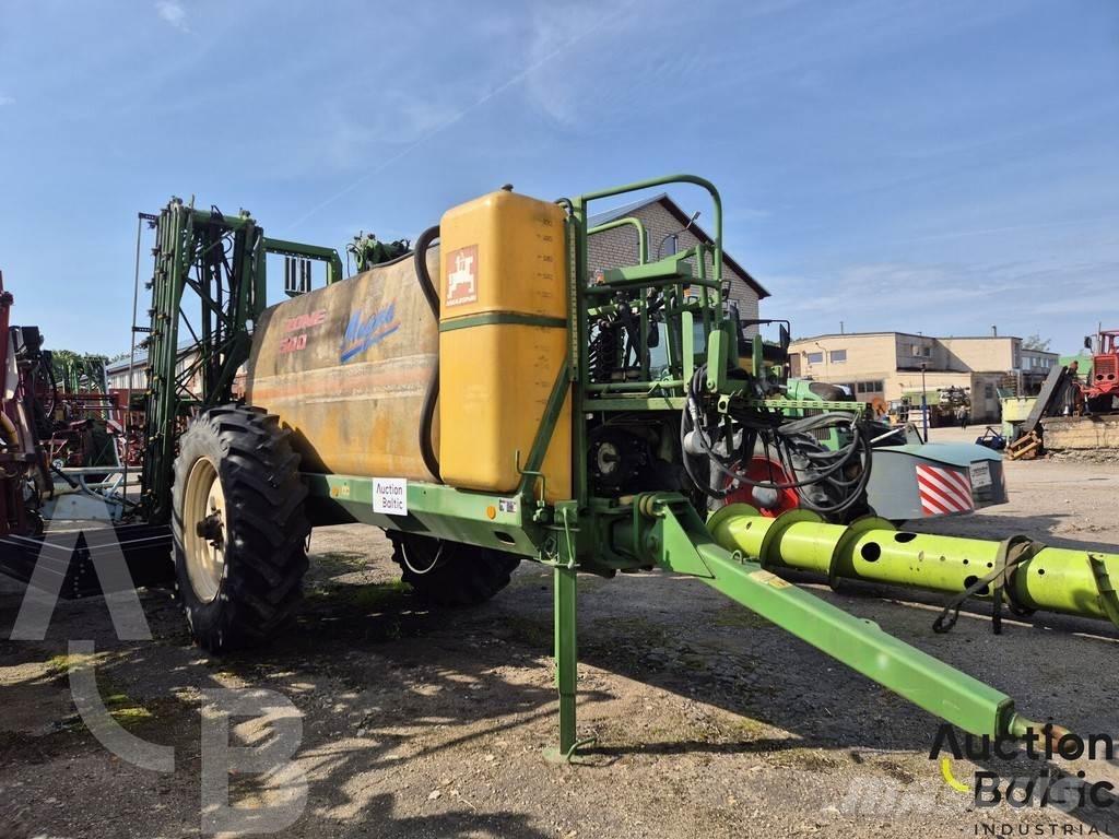 Amazone UG 4500 牵引式喷雾机