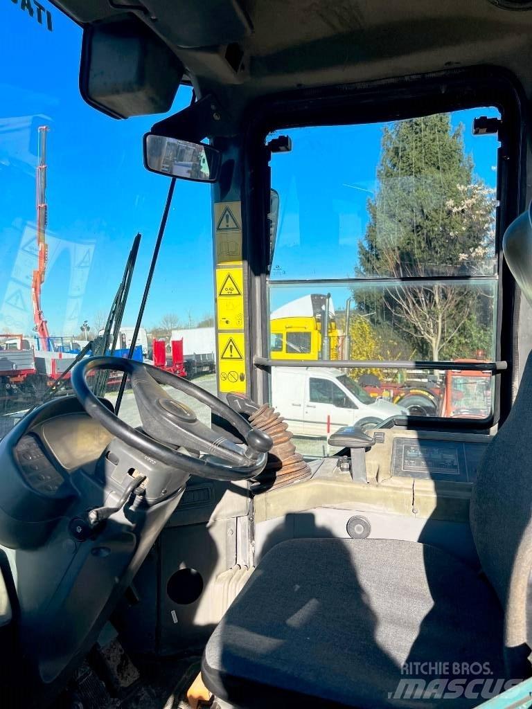 Komatsu WA 320 轮式装载机