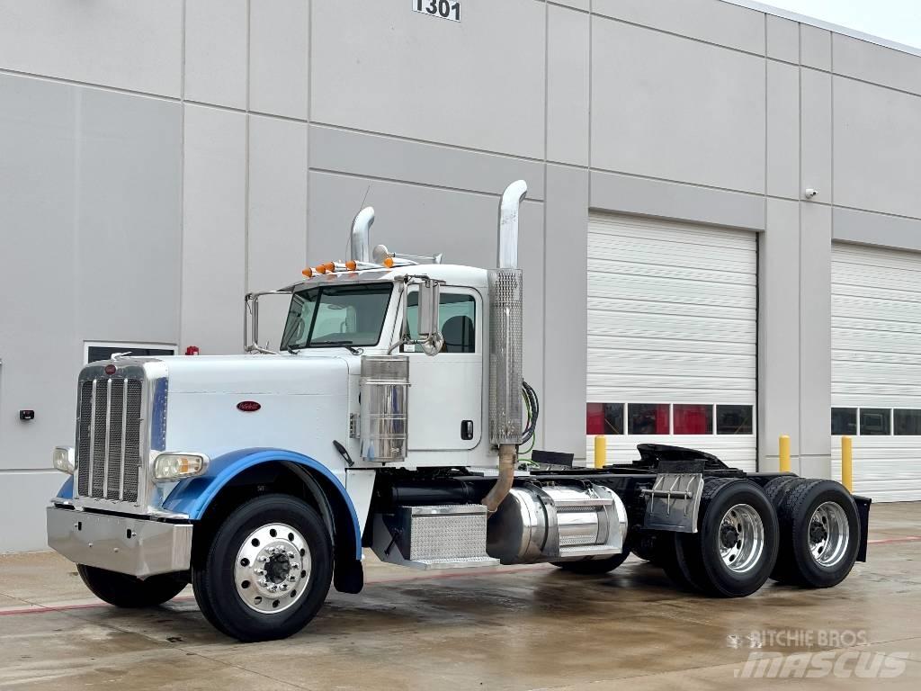 Peterbilt 388 牵引车