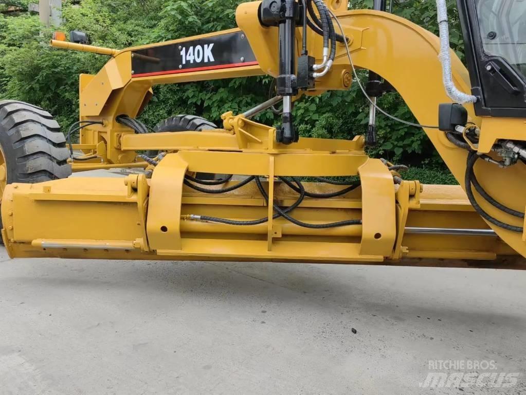 CAT 140 K 平地机/推土机